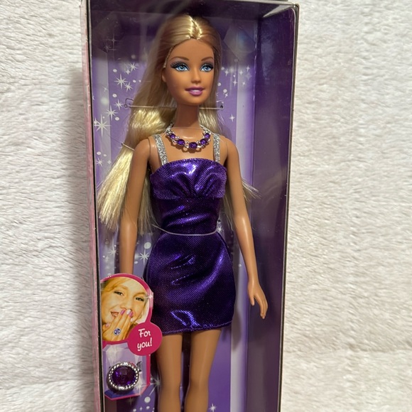 Mattel Barbie 2011 June Alexandrite Birthstone - Picture 7 of 8